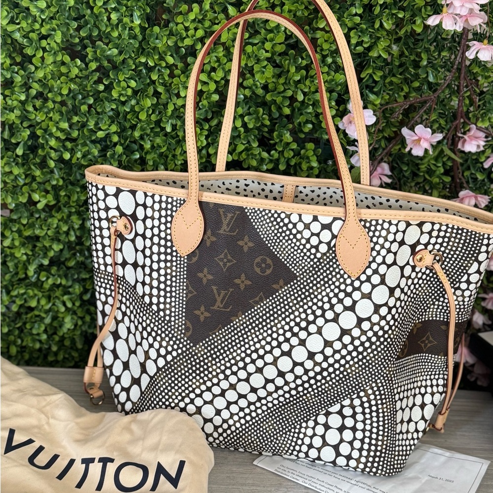 Louis Vuitton Pre-Owned Yayoi Kusama 2012 MM Monogram Never Full MM
